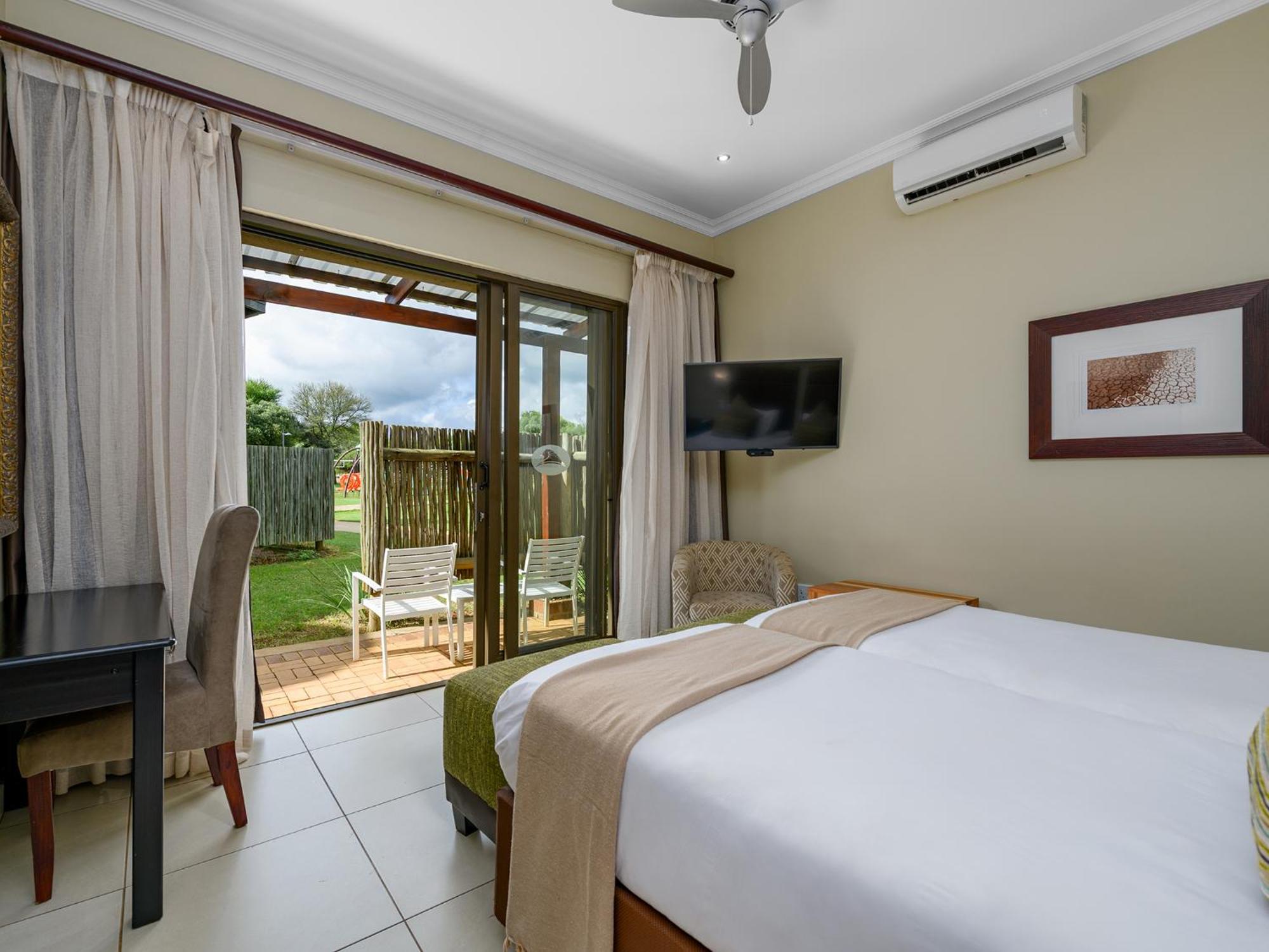Monomotapa Village @ Legend Golf And Safari Resort Golders Green Экстерьер фото